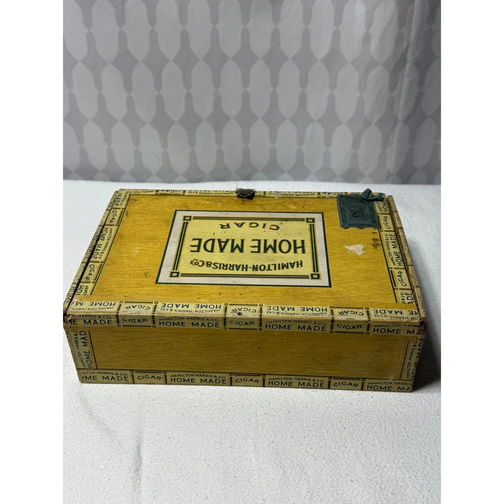 Vintage Hamilton Harris & Co Home Made Cigar Box Invincible Collectible‎ Tin